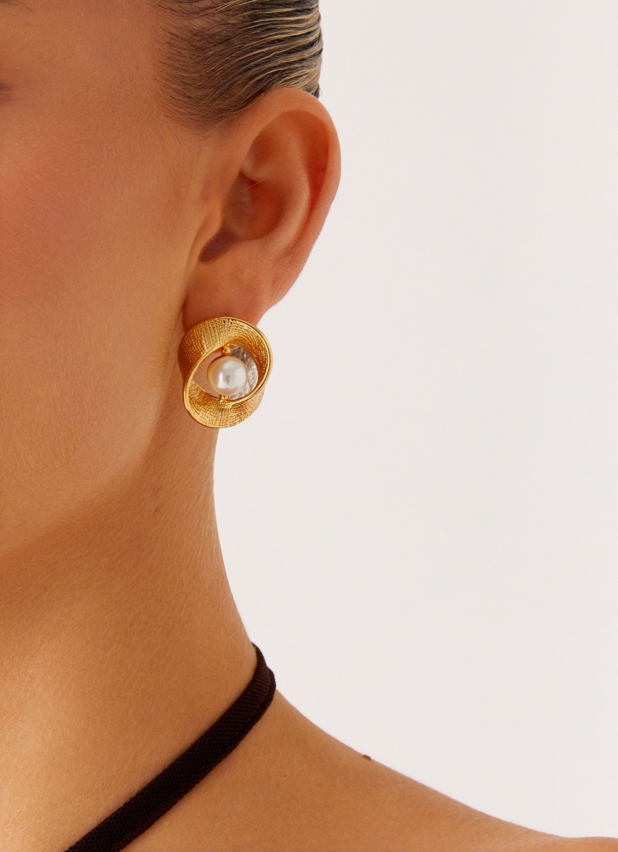 Debut Earrings - Gold